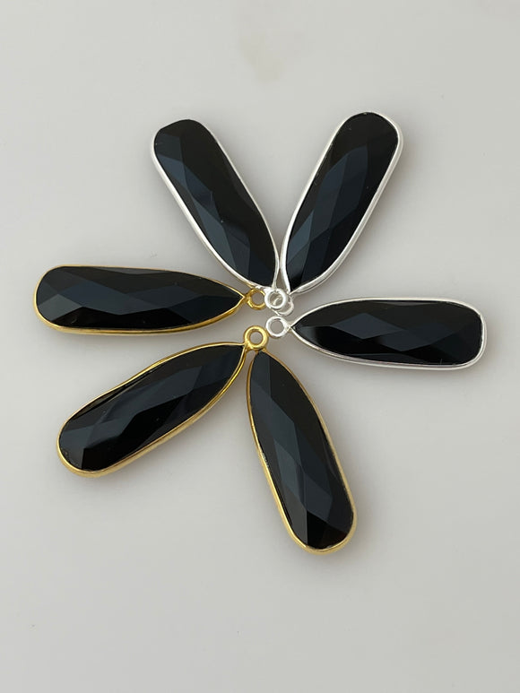 Black Onyx of Six Pieces One Loop  Real Gold Plated  And Sterling Silver 925 Black Onyx Pear  Shape, Size : 8mmX26m