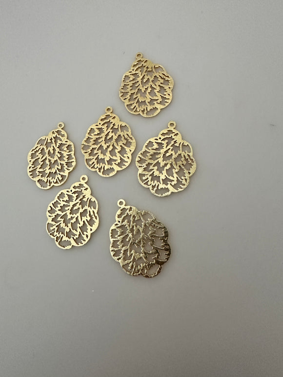 A Pack of 6 Pcs. Gold Finish Finding anti tarnish finish | Brushed Finish | Light weight Pendent Sizes