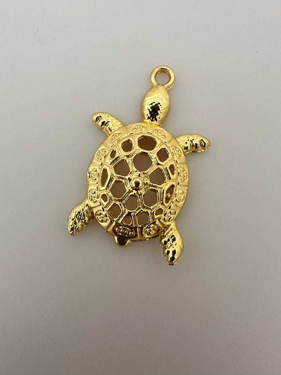 4 Pcs. Gold Finish Crocodile  Pendent /Charm  E-coated, Copper Finding Size:36mmX31mm #CD12BMGO