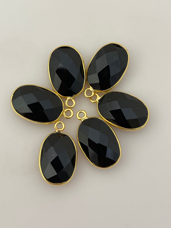 A Pack of 6 Pcs Gold Plated And Sterling Silver  Natural Black Onyx  Oval Shape With One Loop Bezel  Size : 10mmX15mm.