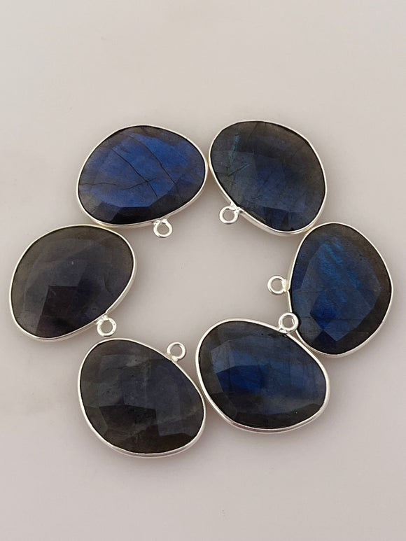 Labradorite Bezel Pack of Six Pieces One Loop Real   Sterling Silver Natural Labradorite H, oval Shape, Size :15mX20m,