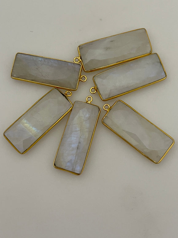 Rainbow Moonstone Bezel Pack Six Pieces One Loop Real Gold Plated Rainbow Moonstone  Rectangle Shape, Size : 12mmX30mm.