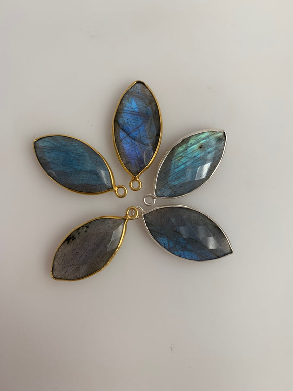 Labradorite Bezel Pack of Six Pieces One Loop Real Gold Plated And Silver Plated Labradorite Marquise  Shape,Size : 11mmX22mm.